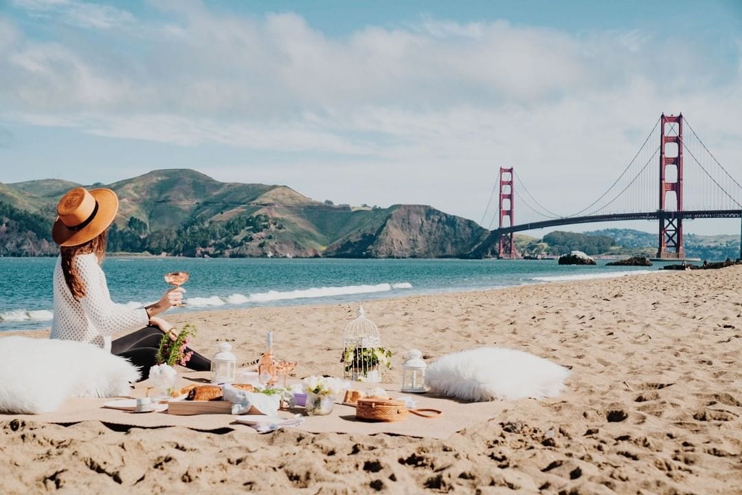 TGIF! Come enjoy the sun and explore San Francisco for a chance to win a 2-Night Stay in a Premium Waterfront Guestroom at Hotel Zephyr. Learn More:  https://bit.ly/2kidfQU #hotelzephyrsf #summerisnotoveryet #visitsf #visitfishermanswharf #sanfrancisco